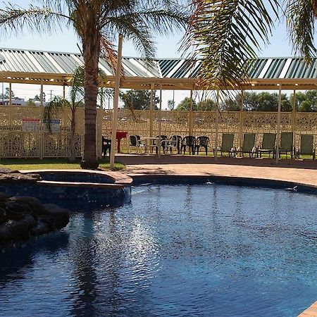 Pines Country Club Motor Inn Shepparton Eksteriør bilde