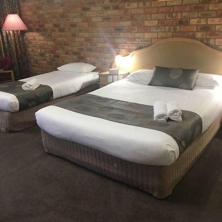 Pines Country Club Motor Inn Shepparton Eksteriør bilde