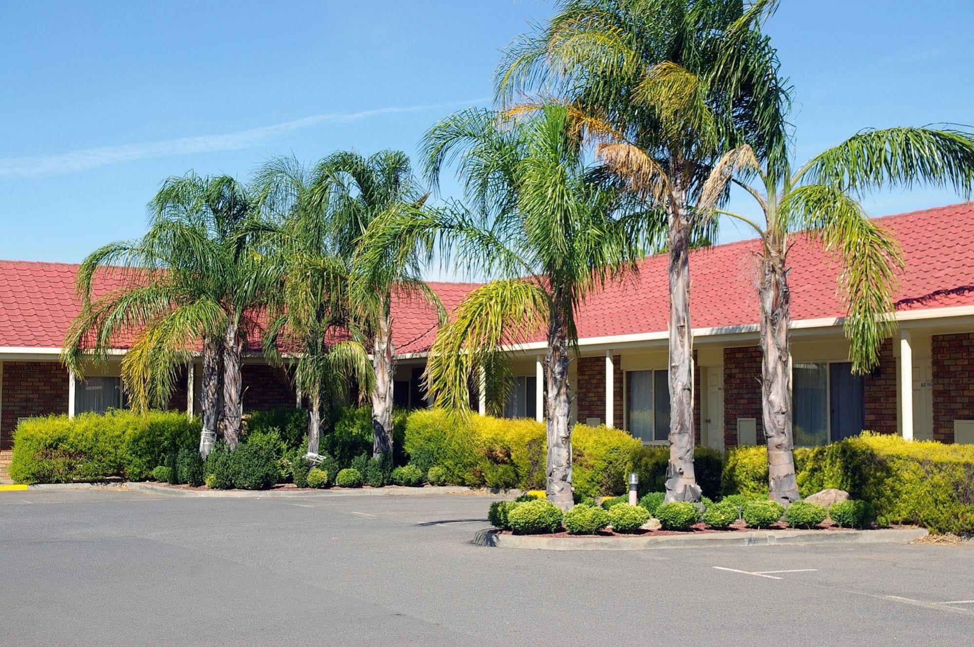 Pines Country Club Motor Inn Shepparton Eksteriør bilde