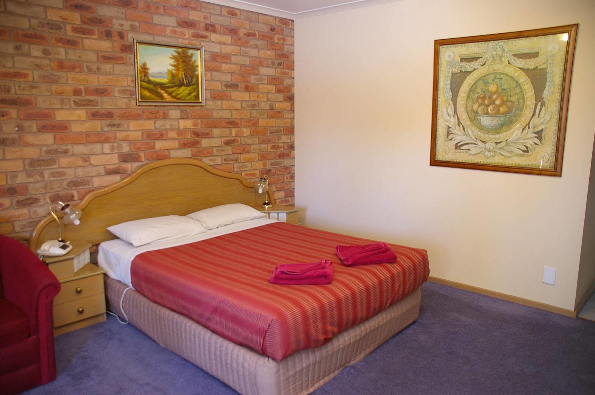 Pines Country Club Motor Inn Shepparton Eksteriør bilde