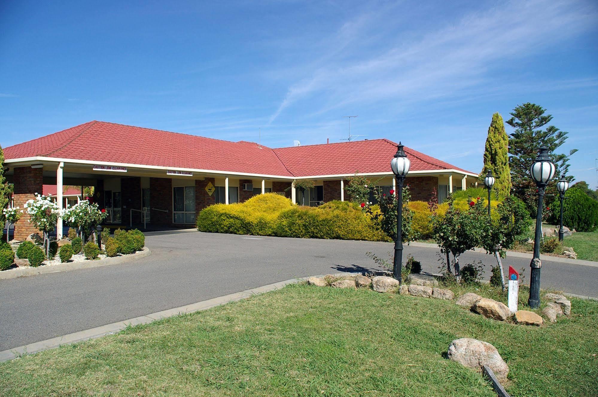 Pines Country Club Motor Inn Shepparton Eksteriør bilde