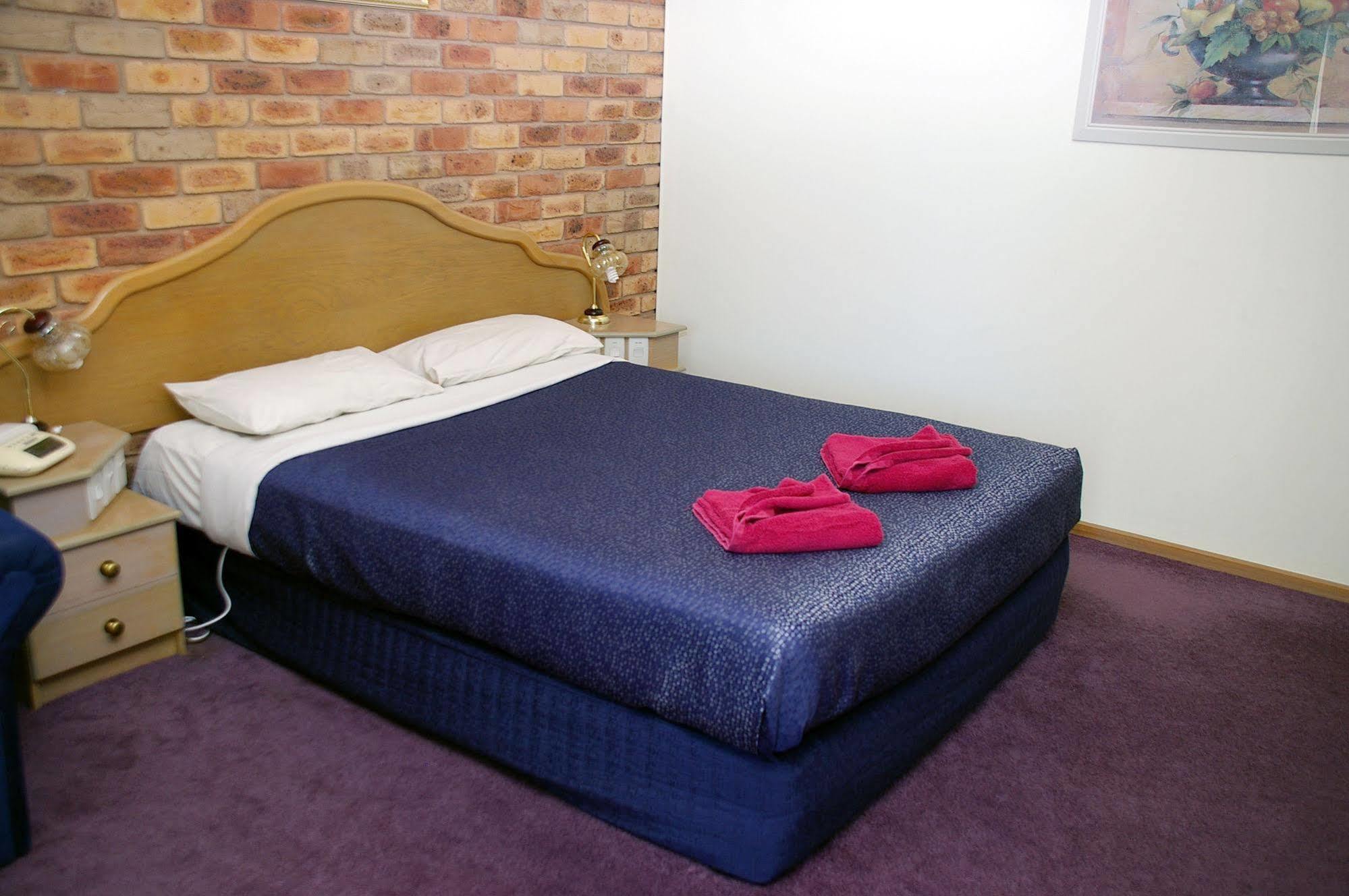 Pines Country Club Motor Inn Shepparton Eksteriør bilde