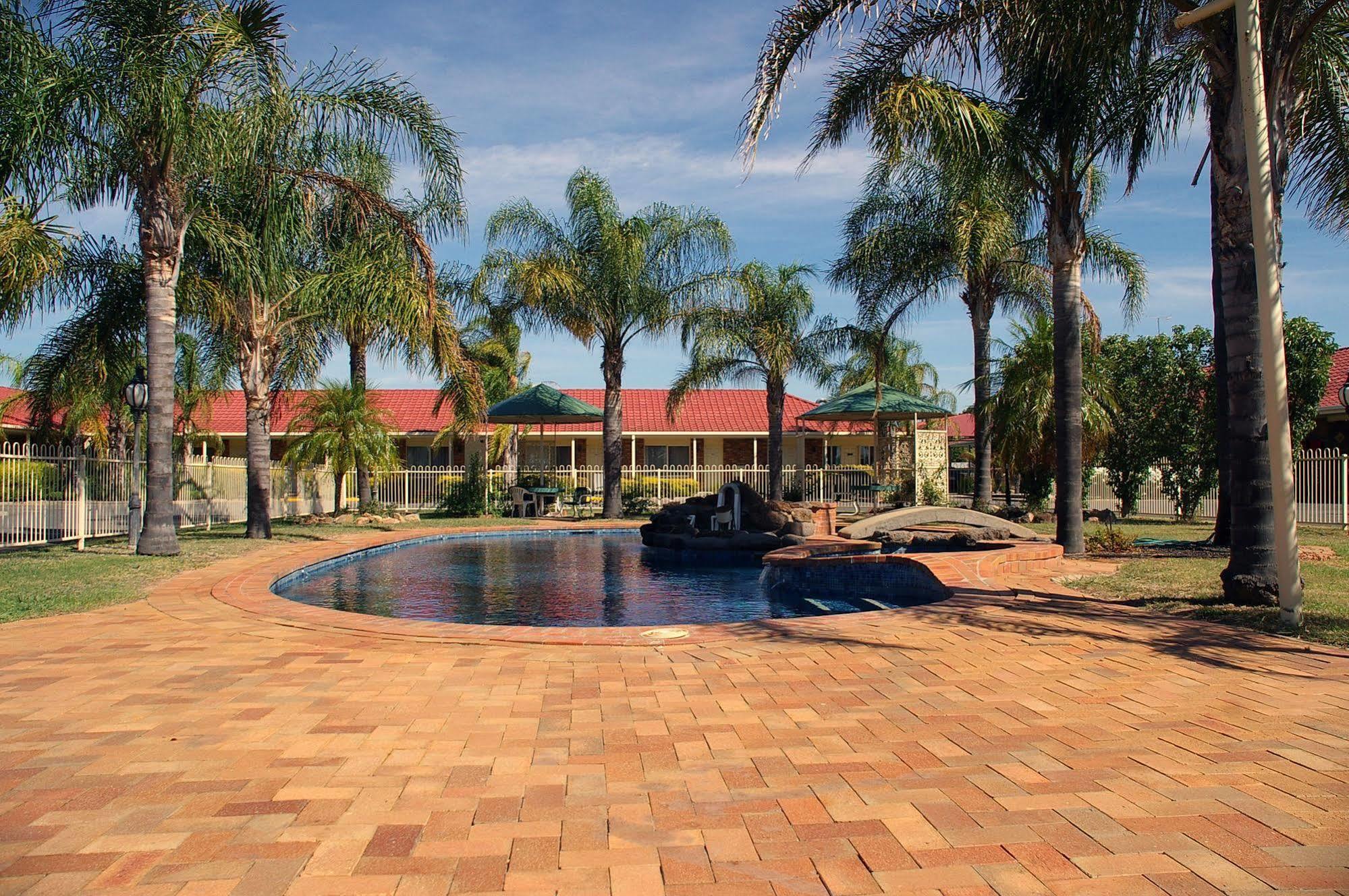 Pines Country Club Motor Inn Shepparton Eksteriør bilde