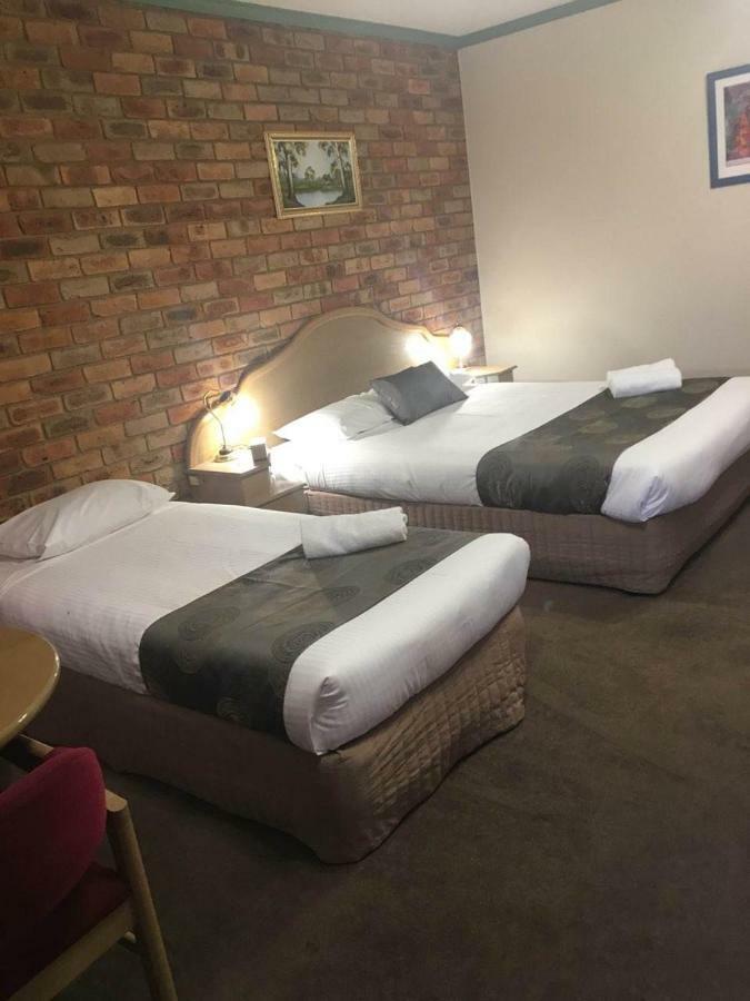 Pines Country Club Motor Inn Shepparton Eksteriør bilde