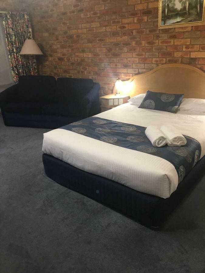 Pines Country Club Motor Inn Shepparton Eksteriør bilde